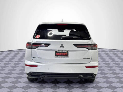 2026 Mitsubishi Outlander SE