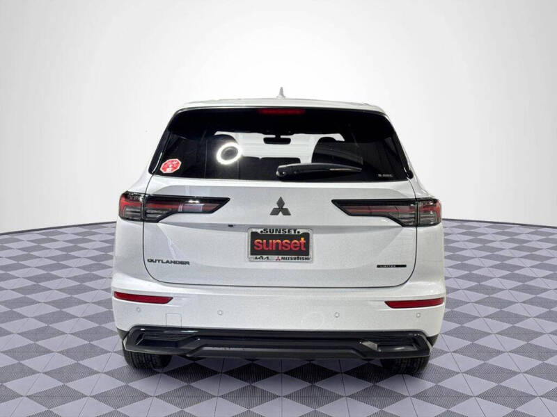 2026 Mitsubishi Outlander SE