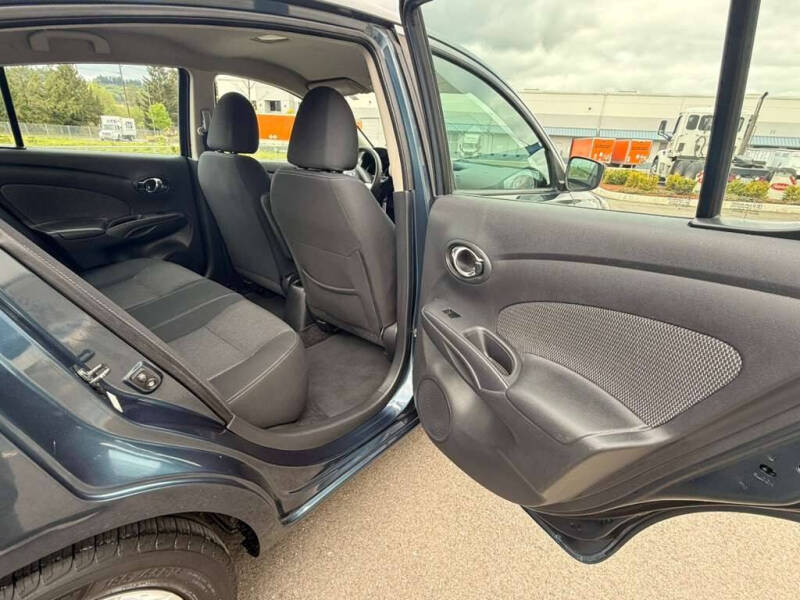 2016 Nissan Versa 1.6 SV