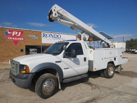 2006 Ford F-550 Super Duty for sale at Rondo Truck & Trailer in Sycamore IL