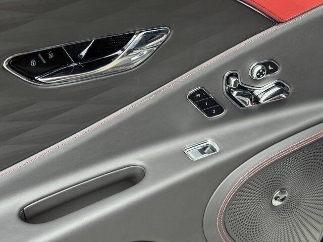 2024 Bentley Flying Spur Azure V8