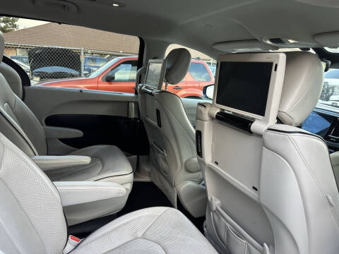 2017 Chrysler Pacifica Hybrid Platinum