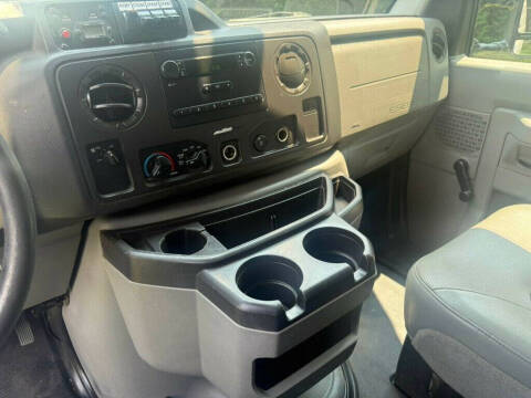 2011 Ford E-Series E-350 SD