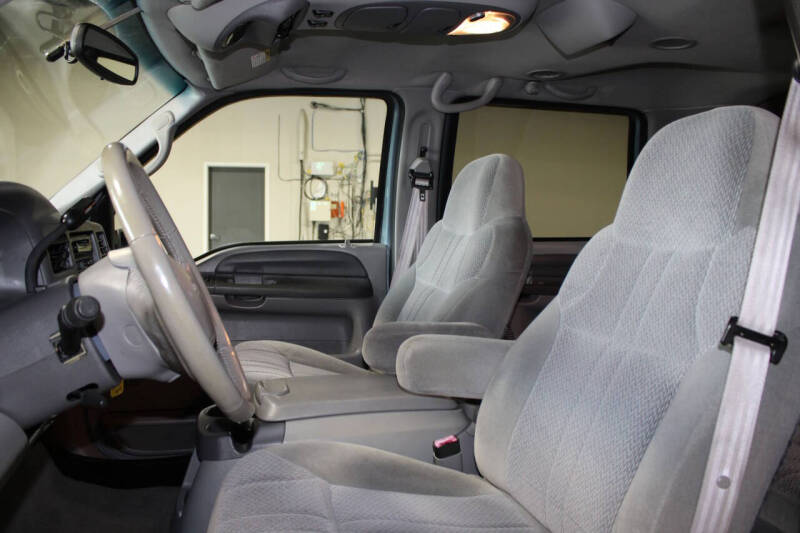 2000 Ford Excursion XLT