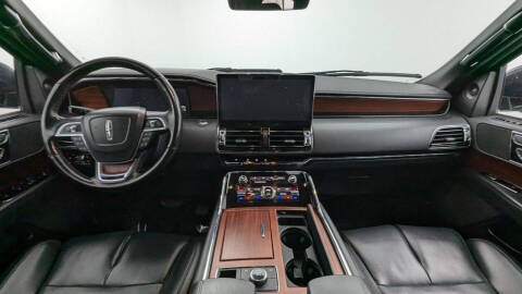 2023 Lincoln Navigator Standard