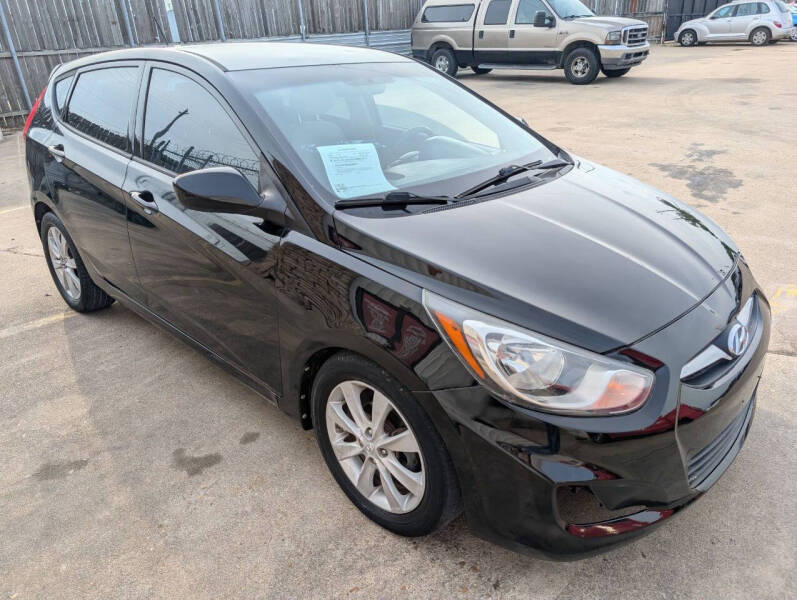 2012 Hyundai Accent SE