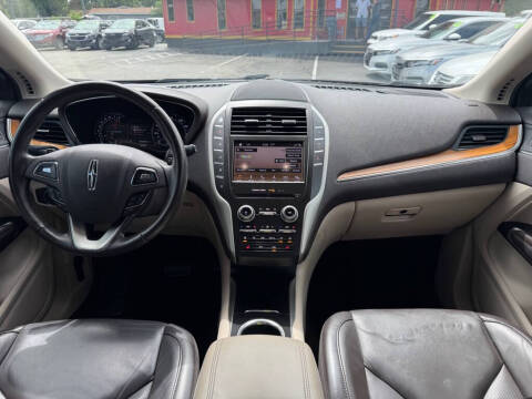 2019 Lincoln MKC Select