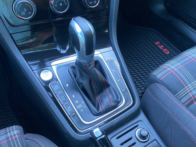 2018 Volkswagen Golf GTI S