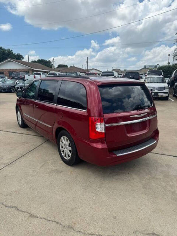 2013 Chrysler Town and Country Touring