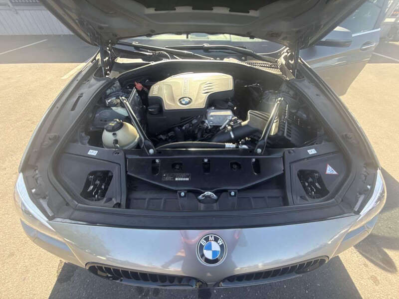 2014 BMW 5 Series 528i