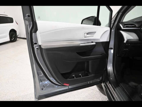 2026 Toyota Sienna LE 8-Passenger