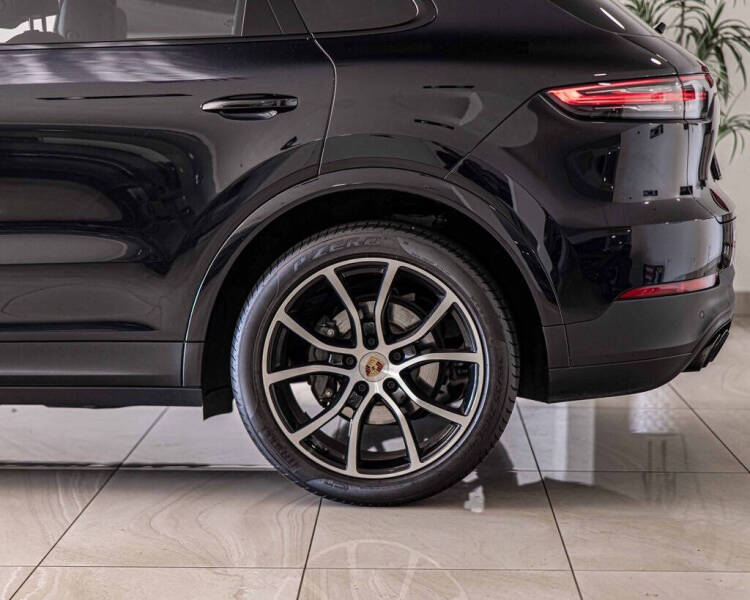 2022 Porsche Cayenne S Platinum Edition