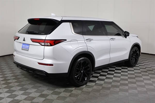 2022 Mitsubishi Outlander Black Edition