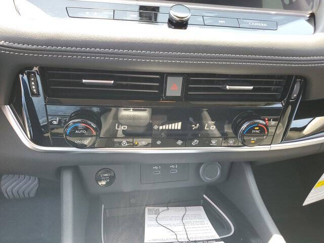 2025 Nissan Rogue SL