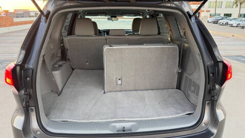 2018 Toyota Highlander LE