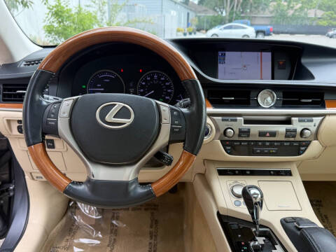 2013 Lexus ES 300h