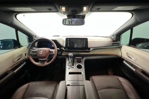 2024 Toyota Sienna Platinum 7-Passenger