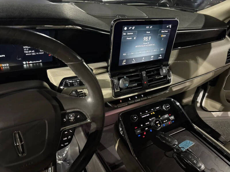 2019 Lincoln Navigator Select