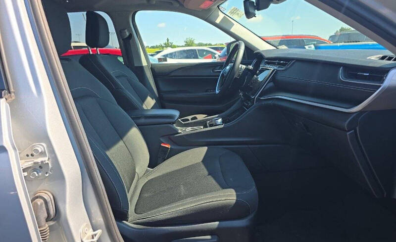 2024 Jeep Grand Cherokee Laredo