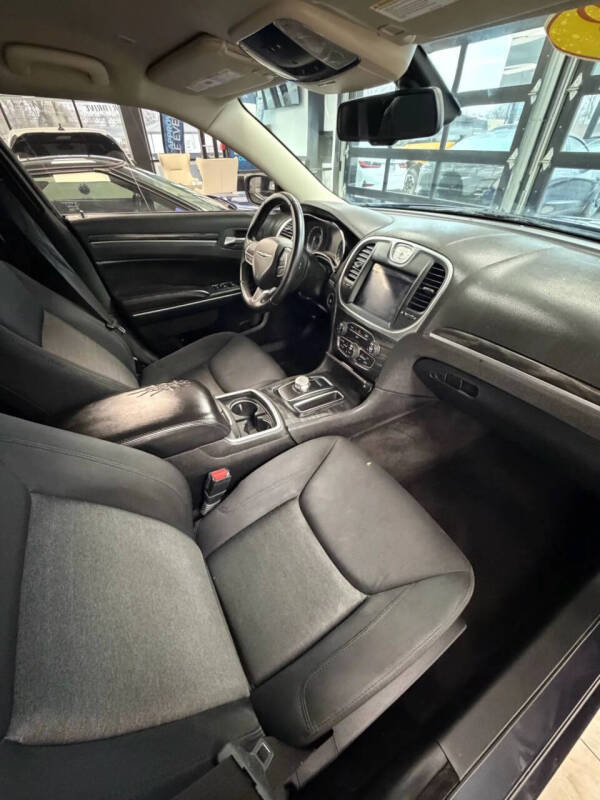 2018 Chrysler 300
