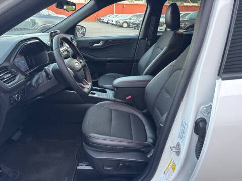 2025 Ford Escape Hybrid ST-Line