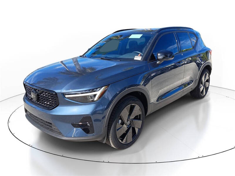 2026 Volvo XC40 B5 Ultra Black Edition