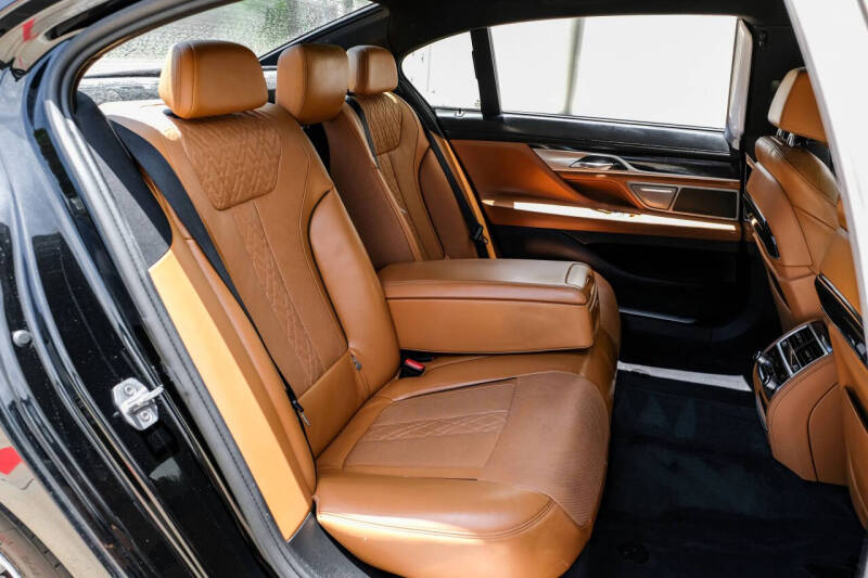 2016 BMW 7 Series 750i