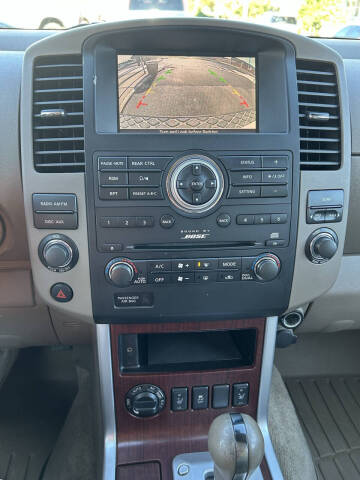 2012 Nissan Pathfinder LE