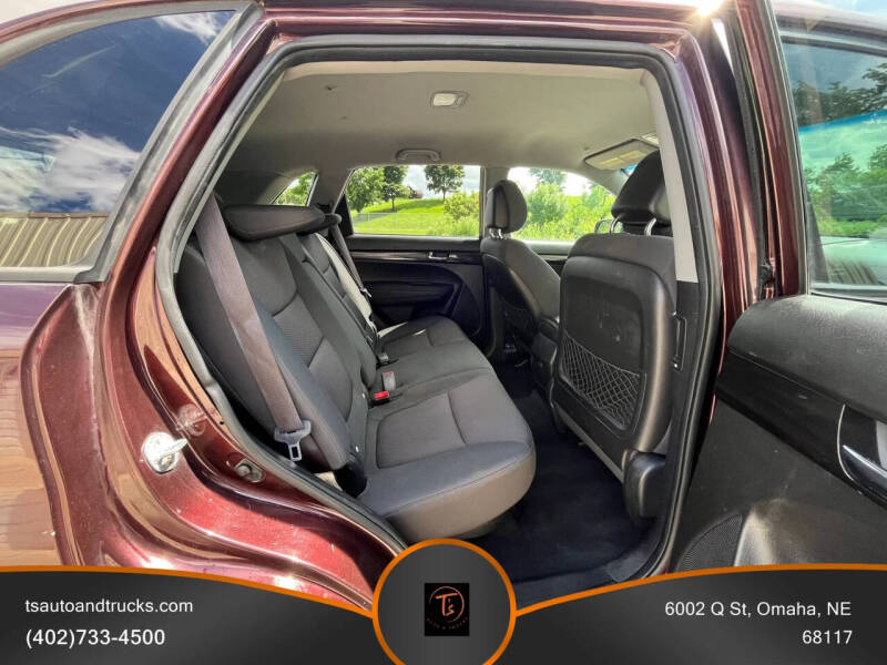 2011 Kia Sorento LX