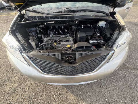 2014 Toyota Sienna L 7-Passenger