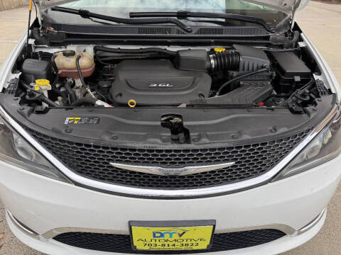 2017 Chrysler Pacifica Touring-L