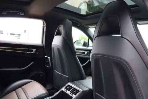 2018 Porsche Panamera 4