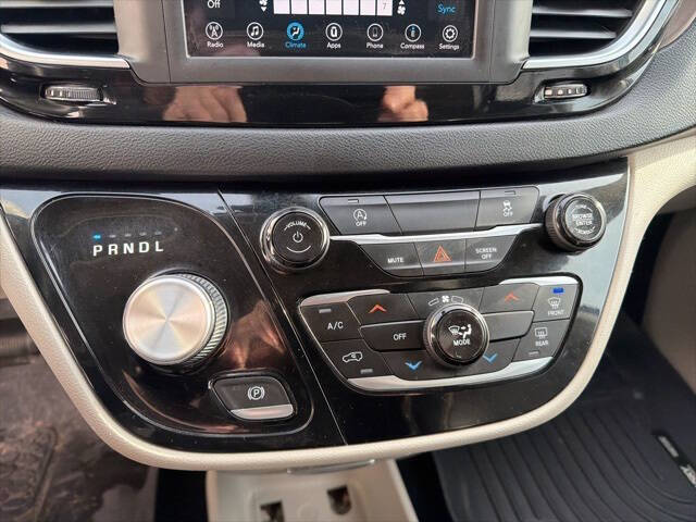 2020 Chrysler Voyager LXi