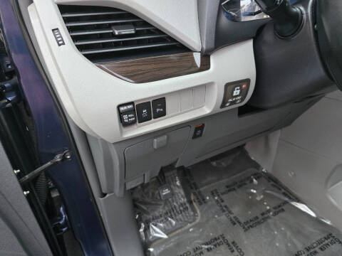 2019 Toyota Sienna XLE 8-Passenger