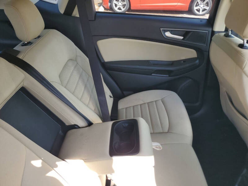 2020 Ford Edge SE