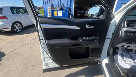 2017 Toyota Highlander SE