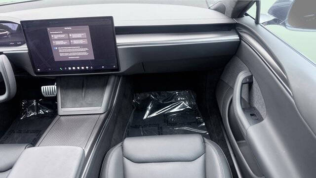 2022 Tesla Model S Plaid