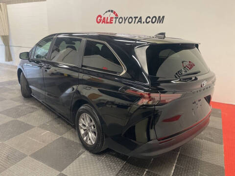 2024 Toyota Sienna LE 8-Passenger