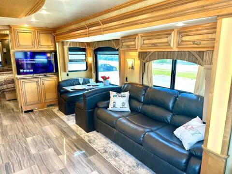 2014 Freightliner XCR Chassis