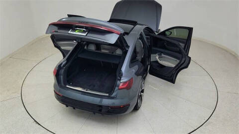 2024 Audi Q8 Sportback e-tron quattro Prestige S line