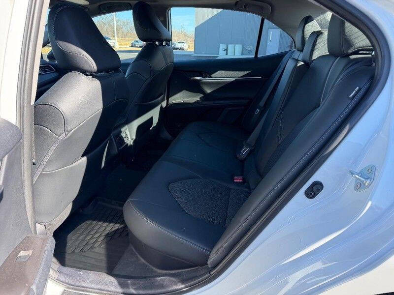 2022 Toyota Camry Hybrid XSE