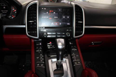 2017 Porsche Cayenne Platinum Edition