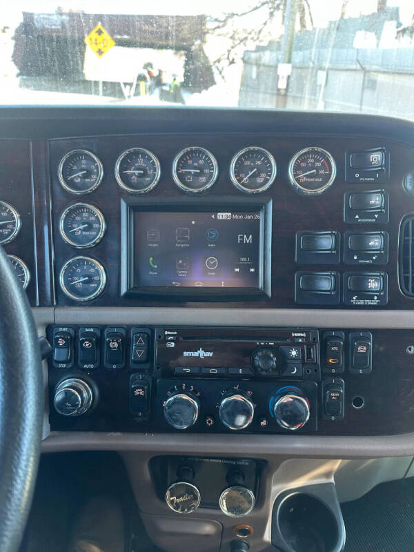 2020 Peterbilt 389