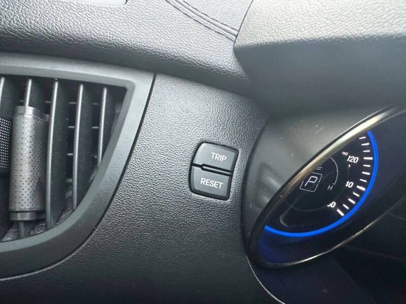 2013 Hyundai Genesis Coupe 2.0T Premium