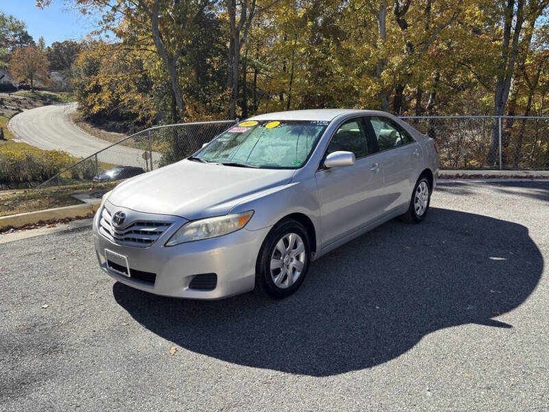 2011 Toyota Camry LE's photo