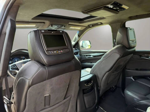 2019 Cadillac Escalade Platinum