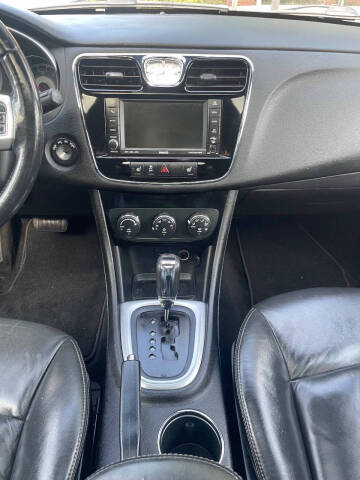 2011 Chrysler 200 Limited