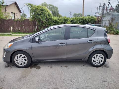 2015 Toyota Prius c for sale at GLOBAL AUTOMOTIVE in Grayslake IL