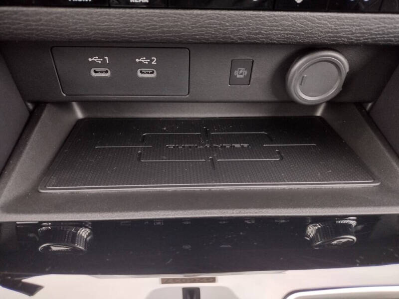 2026 Mitsubishi Outlander SE