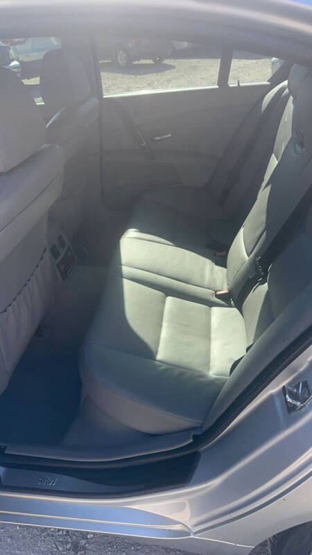 2005 BMW 5 Series 530i